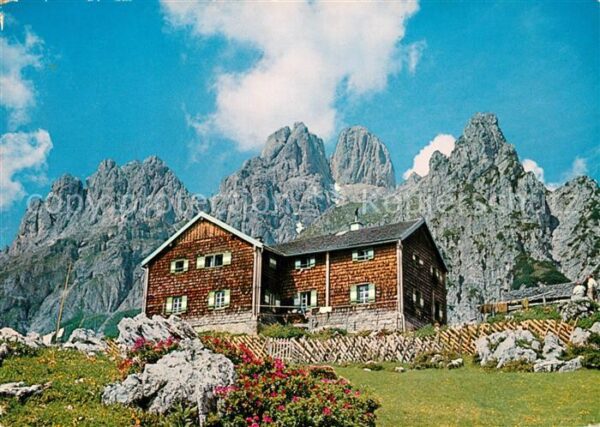 Hofpuerglhuette Berghaus mit Bischofsmütze Dachsteingeb
