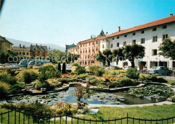 Bressanone Piazza Duomo Ziergarten am Domplatz