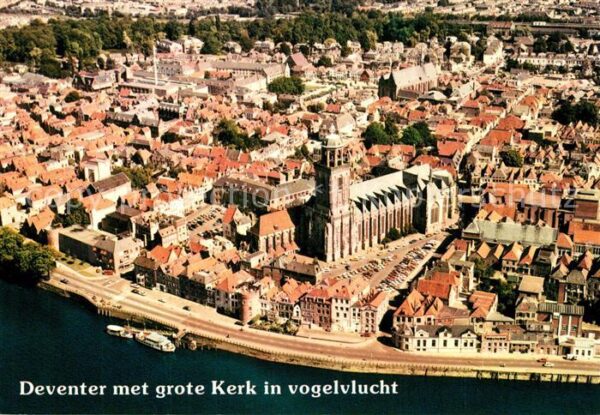 Deventer met grote Kerk in vogelvlucht