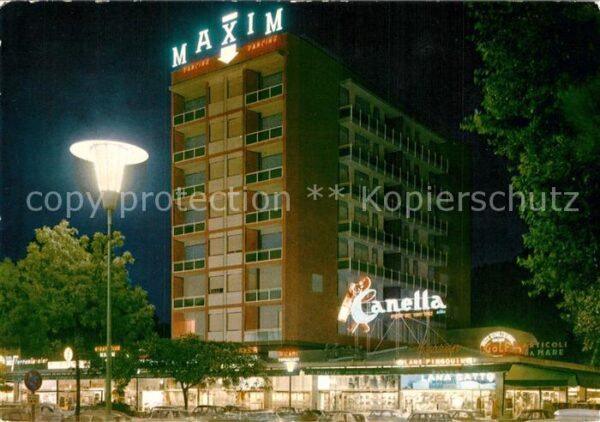 Jesolo Piazza Mazzini di notte