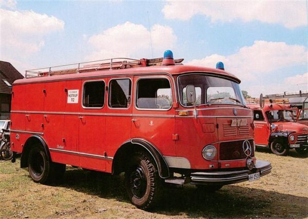 Feuerwehr Fire-Brigade Pompiers Bomberos Mercedes-Benz LP 710