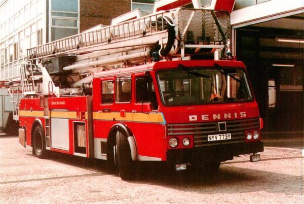 Feuerwehr Fire-Brigade Pompiers Bomberos Dennis