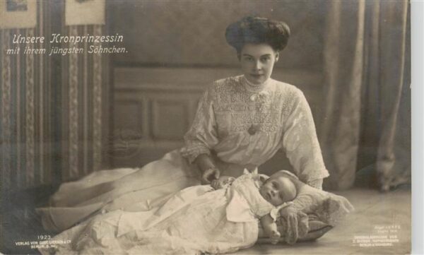 Adel  Noble Unsere Kronprinzessin und Jungster Sohn
