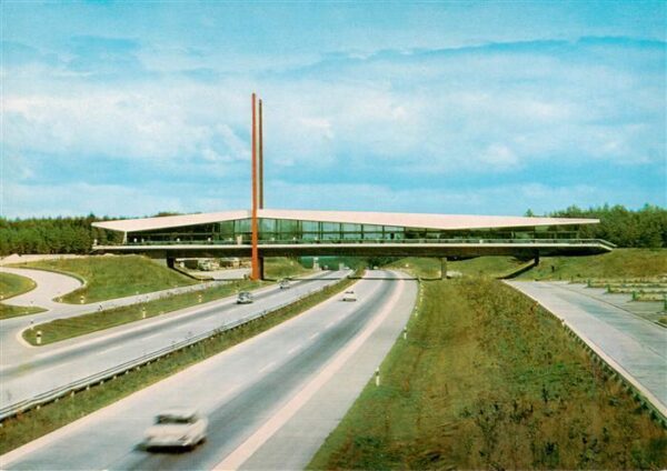 Autobahn Autostrada Autoroute Brueckenrasthaus Dammer Berge