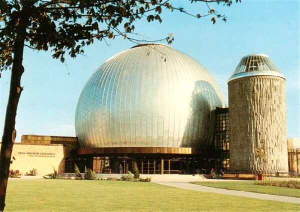 Planetarium Observatorium Sternwarte Urania Berlin Hauptstadt Der DDR  Zeiss