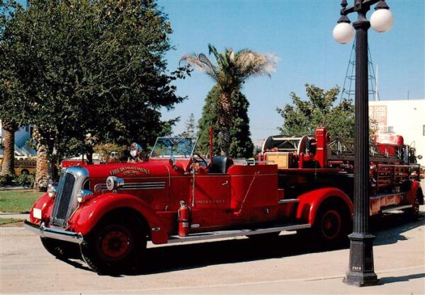 Feuerwehr Fire-Brigade Pompiers Bomberos 106 Bakersfield FD Seagrave 85 Open Cab