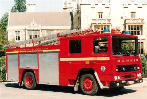 Feuerwehr Fire-Brigade Pompiers Bomberos A154 1982 Dennis Model RS131 WrL AEG 69