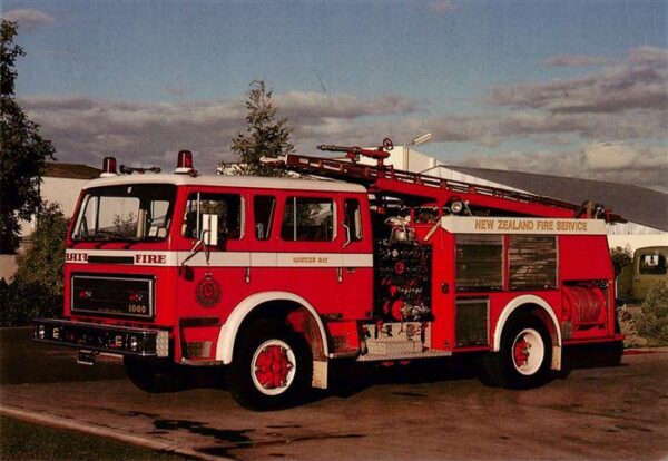 Feuerwehr Fire-Brigade Pompiers Bomberos 1983 International ACCO 1810c
