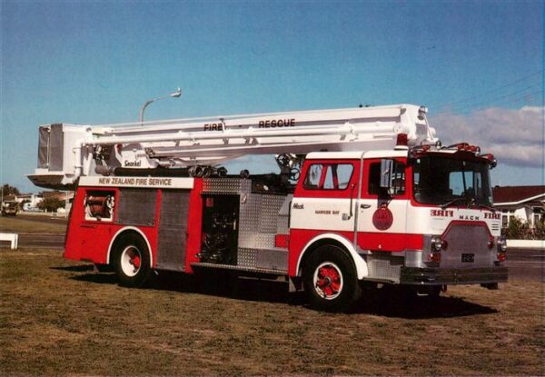 Feuerwehr Fire-Brigade Pompiers Bomberos F.A.N.Z. 1980 Mack CF 55 Snorkel