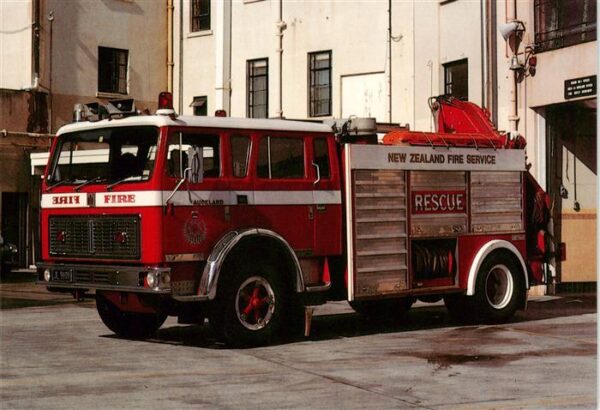 Feuerwehr Fire-Brigade Pompiers Bomberos 1980 Internatiolal ACCO 2150B