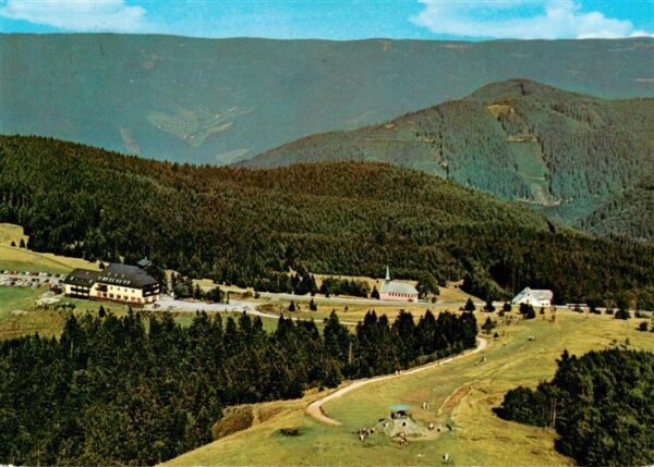 Kandel Breisgau Fliegeraufnahme mit Berghotel Berggasthaus Kandelhof und Pius Be