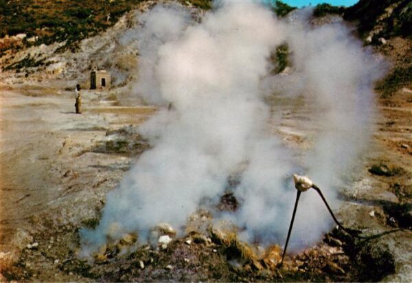 Pozzuoli Napoli IT Vulcano Solfatara nuovo soffione Vulkan