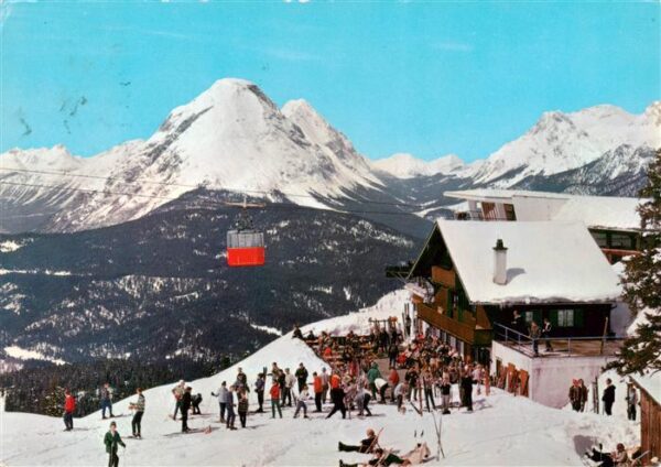 Seefeld Tirol Rosshuette mit Haermelekopf gegen Hohe Munde und Zugspitze Schipar