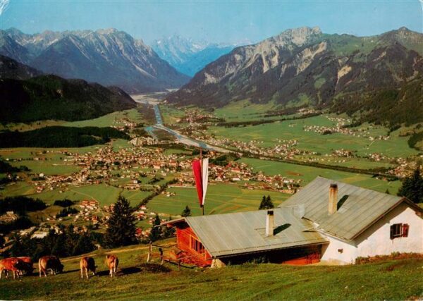Reutte Tirol AT Duerrenberger Alpe mit Lechtaler Alpen und Hahnenkamm