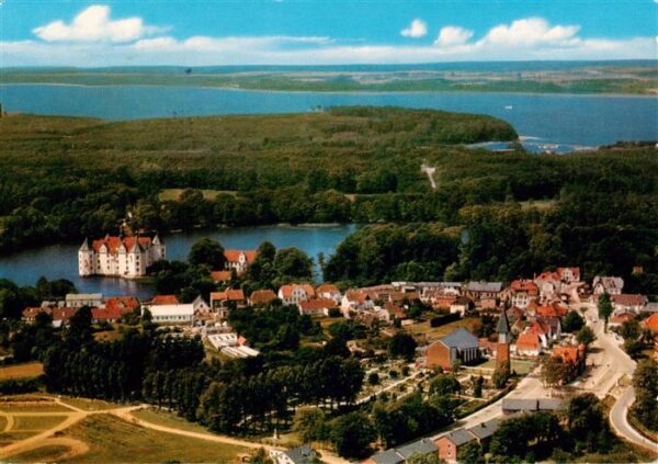 Gluecksburg  Ostseebad Fliegeraufnahme mit Schloss