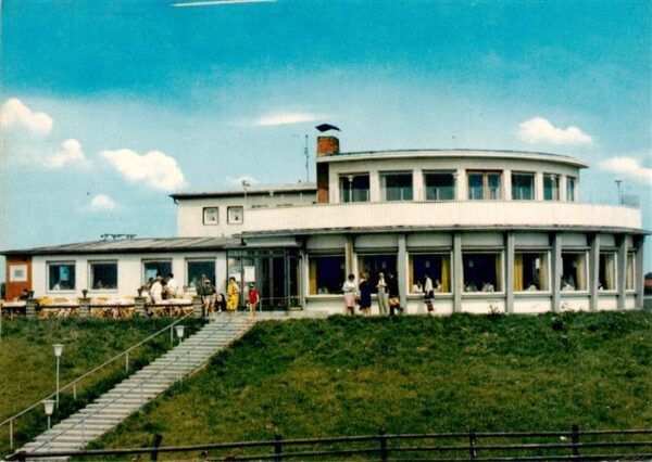 Wremen Strandhalle mit Strandturm