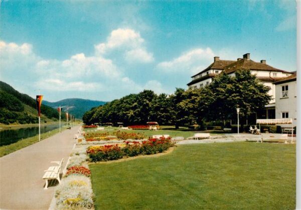 Bad Karlshafen Weserpromenade in den Kuranlagen