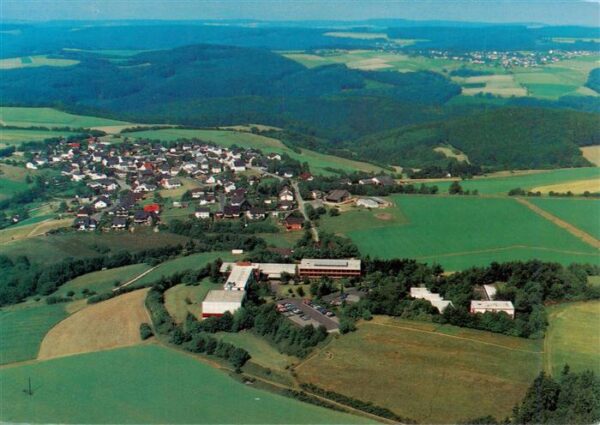 Springen Heidenrod Taunus Fliegeraufnahme mit Bildungsstaette der IG Medien