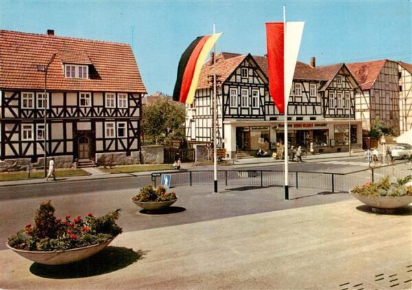 Oberkaufungen Buergerhausplatz mit Fachwerkhaeusern