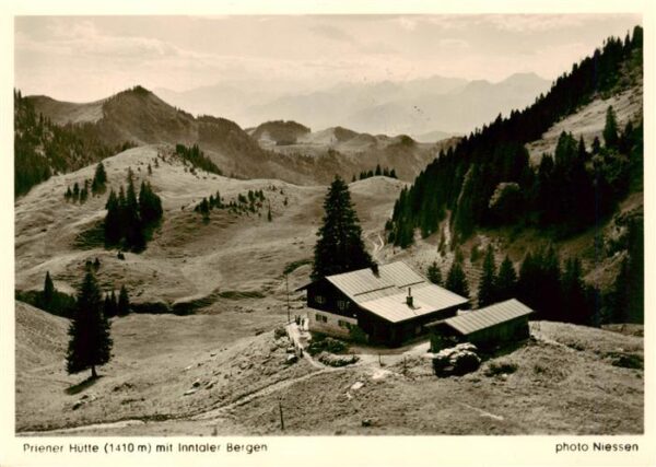 Prienerhuette 1808m Geigelstein Aschau Bayern mit Inntaler Bergen