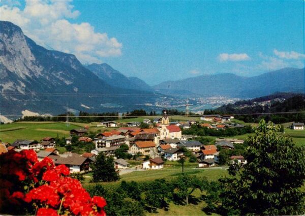 Oberperfuss Tirol AT mit Blick gegen Innsbruck