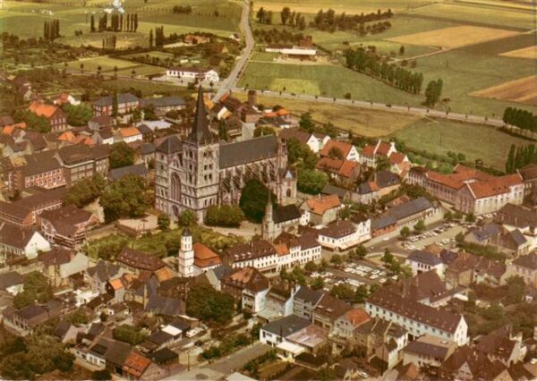 Xanten Stadt und roemisches Amphitheater