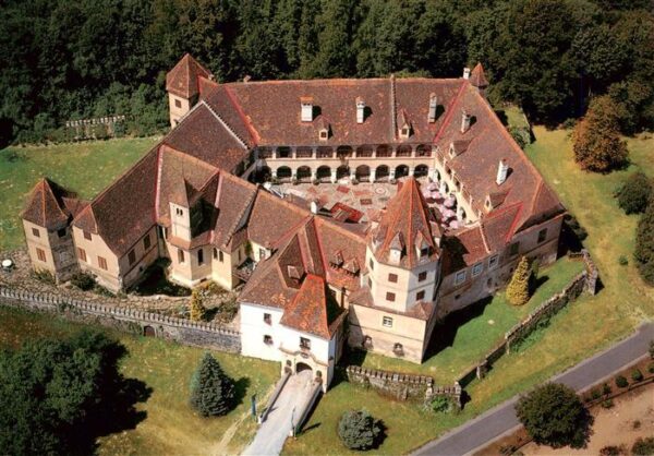 Feldbach Steiermark AT Schloss Kornberg Fliegeraufnahme