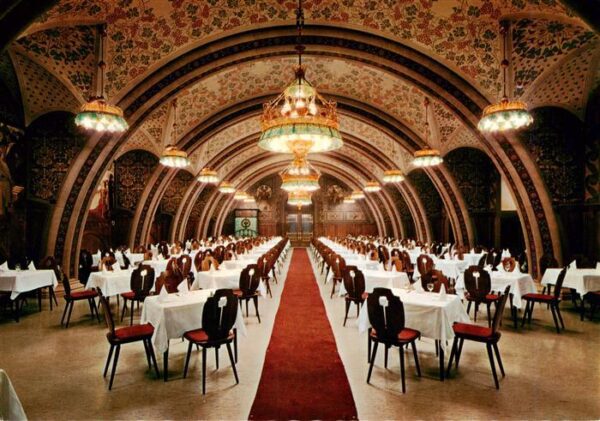 Wien AT Wiener Rathauskeller Rittersaal