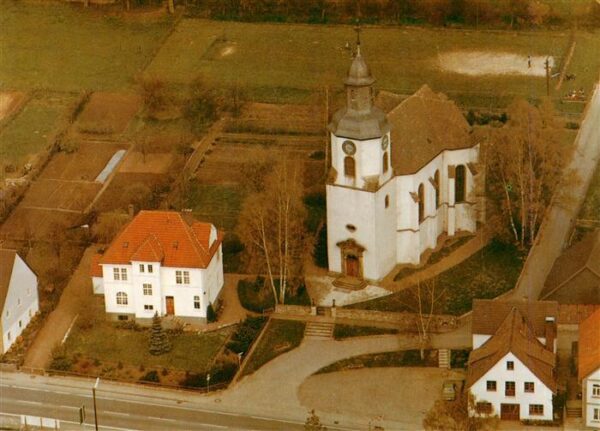 Rheder Nethe Kath. Pfarramt Pfarrkirche 18. Jhdt.