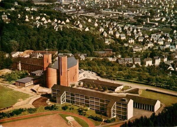 Meschede Benediktinerabtei Koenigsmuenster Abteikirche Gymnasium