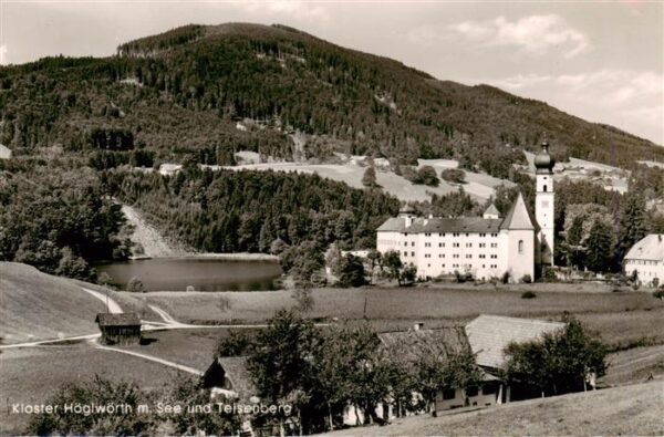 Hoeglwoerth Kloster Hoeglwoerth mit See und Teisenberg