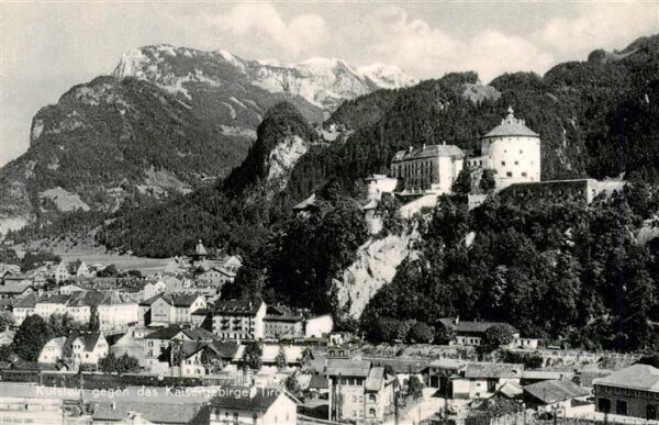 Kufstein Tirol AT mit Kaisergebirge und Schloss