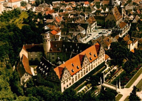 Weikersheim Schloss mit Marktplatz Fliegeraufnahme