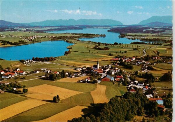 Taching See Fliegeraufnahme mit Tachinger und Waginger See Salzkammergutberge un