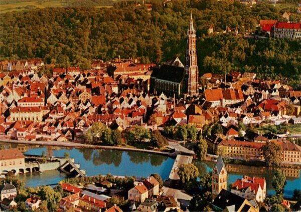 Landshut  Isar Fliegeraufnahme mit Kirche
