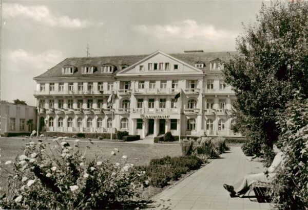 Kuehlungsborn Ostseebad Kurhaus Dimitroff