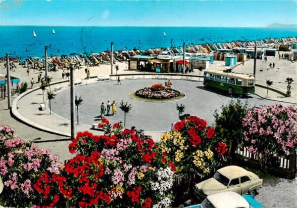 Miramare di Rimini IT  Rotonda e spiaggia