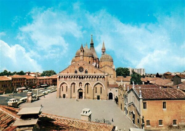 Padova Veneto IT Basilica di San Antonio e piazza