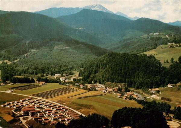 Eisenaerzt Feriendorf Eisenaerzt und Maria Eck mit Hochfelln