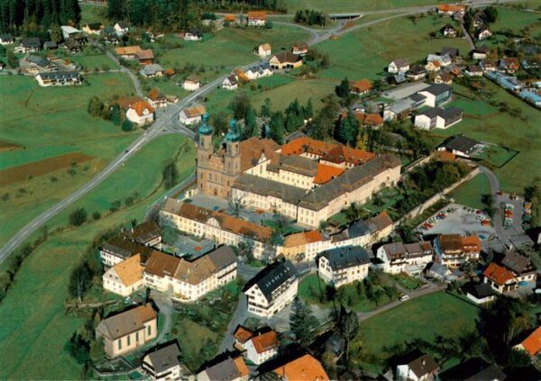 St Peter Schwarzwald Fliegeraufnahme mit Kirche und Kloster