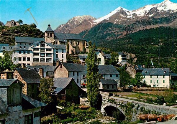 Sallent de Gallego ES Pirineo Aragones Vista parcial