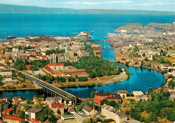 Trondheim Trondhjem Norge Parti fra byen med Nidelven