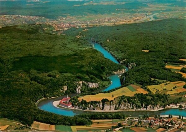 Kelheim Donau Kloster Weltenburg am Donaudurchbruch mit Befreiungshalle