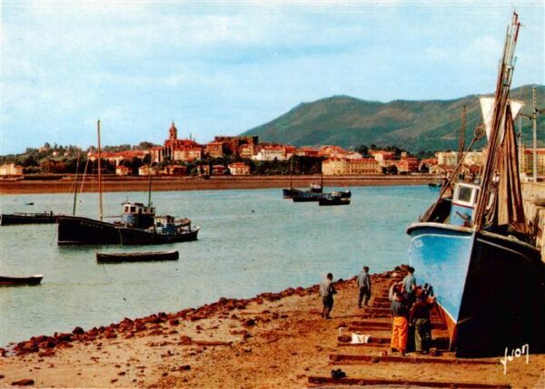 Fuenterrabia Hondarribia Strand Fischerboote Hafen