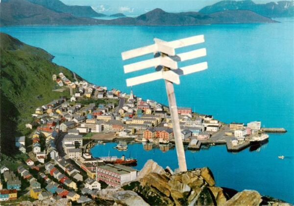Hammerfest Norge Utsikt over byen og fjorden