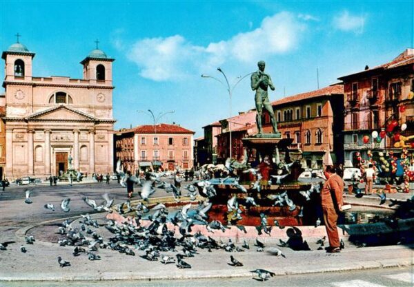 L Aquila Abruzzo IT Piazza del Duomo Fontana
