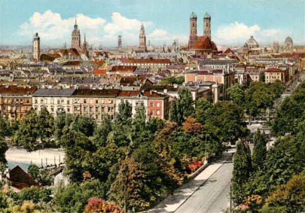 Muenchen Blick vom Maximilianeum auf die Stadt