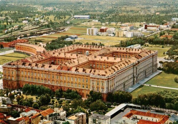 Caserta Vecchia IT Palazzo Reale veduta aerea