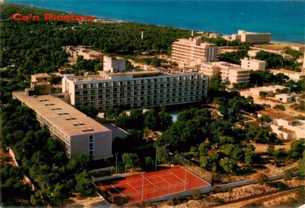 Can Picafort Mallorca ES Urlauberresort Hotels Tennisplatz