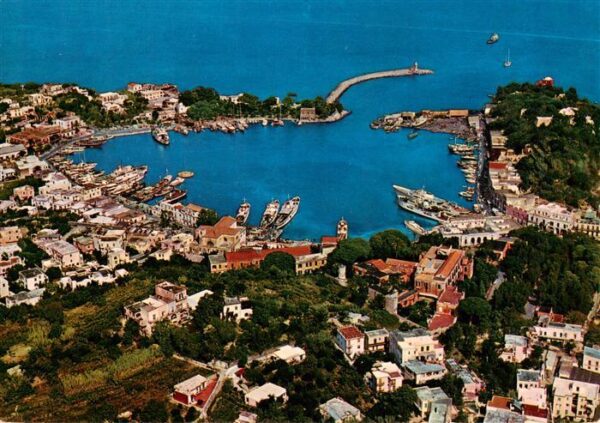 Ischia IT Il porto veduta aerea